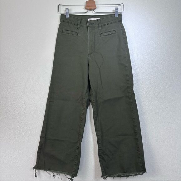 Levi's® Ribcage Wide Leg Crop in Forest Green Size 25 - Picture 2 of 10